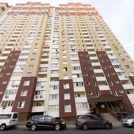 Новая Квартира Переулок Ясиноватский 11 Kyjev Exteriér fotografie