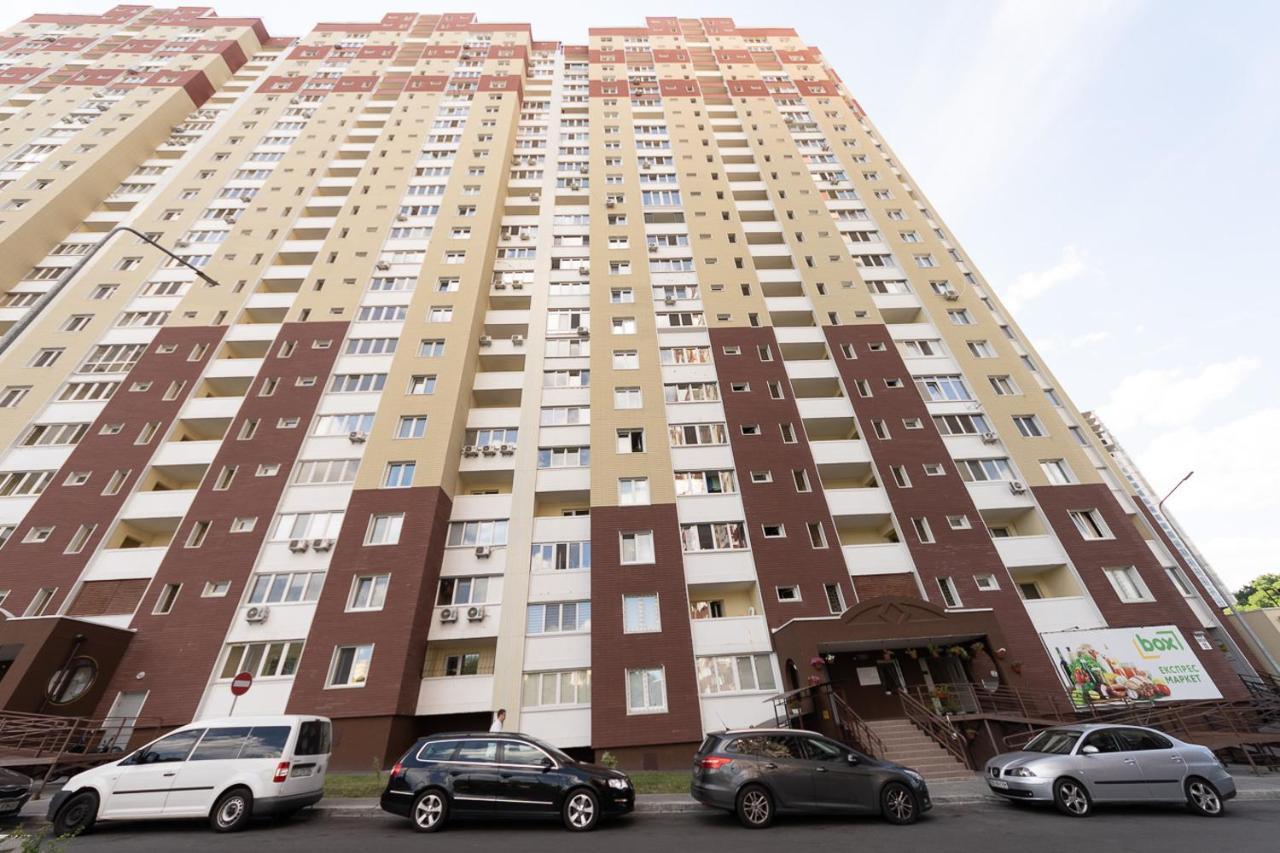 Новая Квартира Переулок Ясиноватский 11 Kyjev Exteriér fotografie