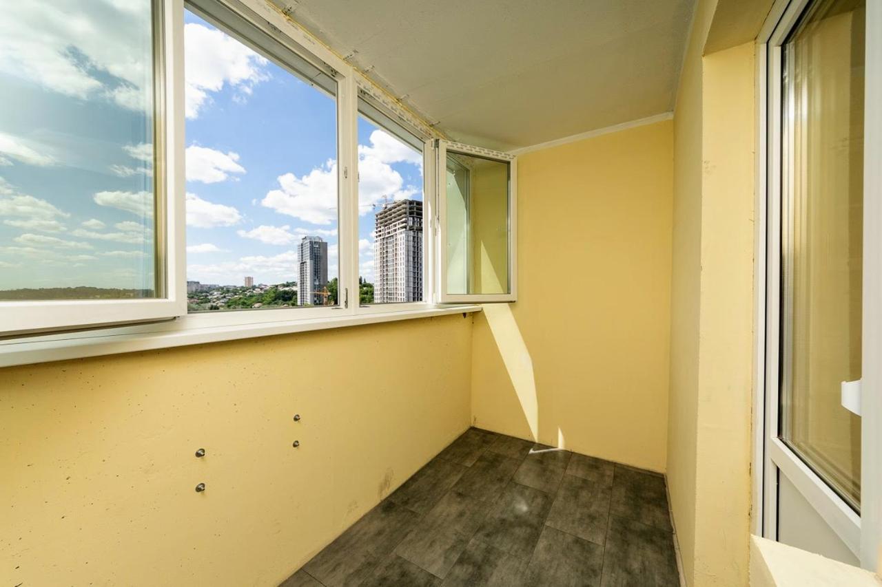 Новая Квартира Переулок Ясиноватский 11 Kyjev Exteriér fotografie